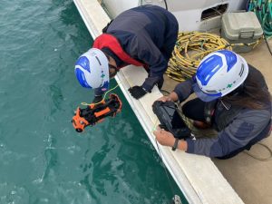 海上ボーリング調査の様子